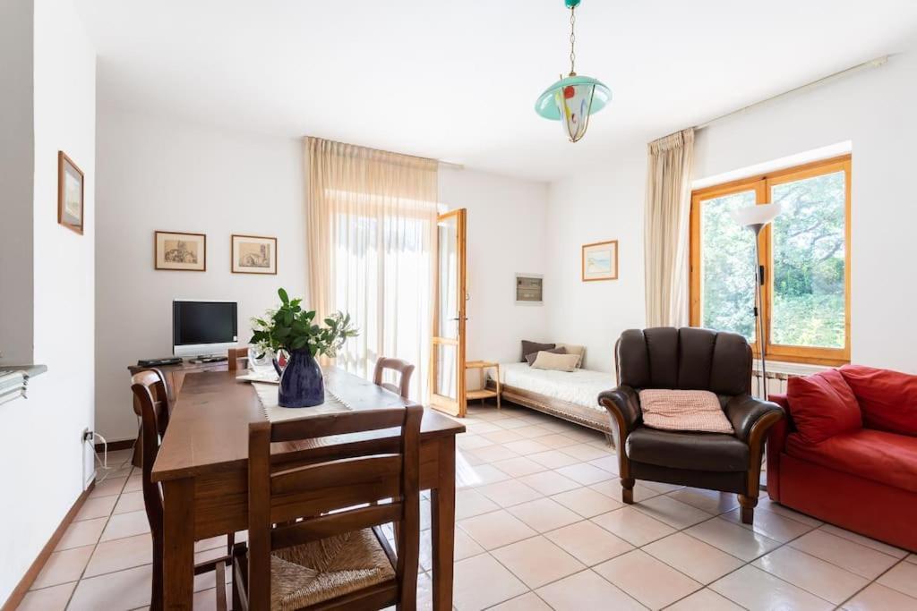 Apartment In Nature,10Min From City Perugia Bagian luar foto